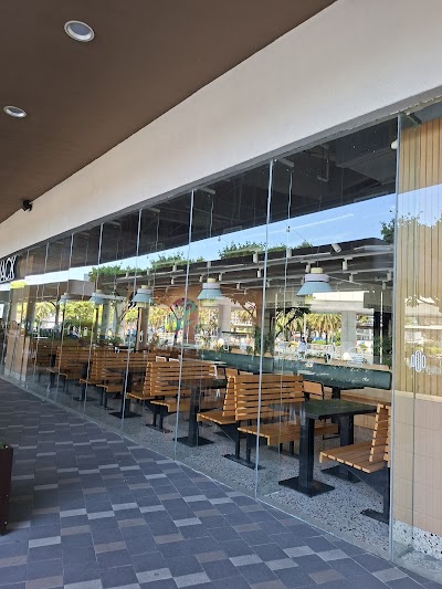 マニラ湾を臨むSMモール・オブ・アジアの全景