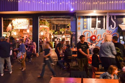 マイアミ・マーカイタのフードトラックとマーケット