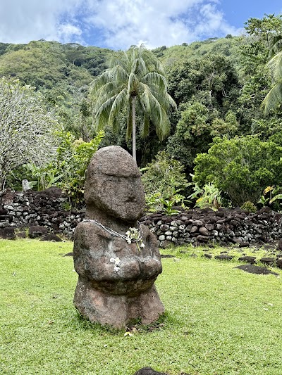 石積みのマラエ（古代祭祀場）の遺構