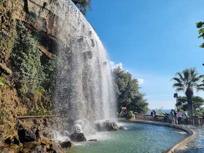 城跡公園から眺めるニースの天使の湾の絶景