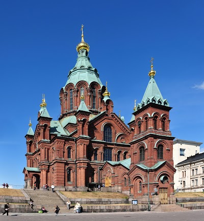 赤レンガと金のドームのウスペンスキー大聖堂