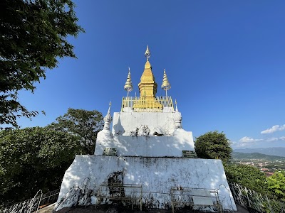 プーシーの丘から見るメコン川と旧市街の夕景