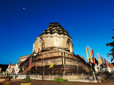 ワット・チェディルアンの巨大な仏塔遺構