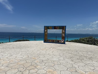 プンタ・カンクンから望むカリブ海のサンセット