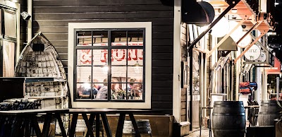 ワカティプ湖畔のレストランでのサンセットディナー