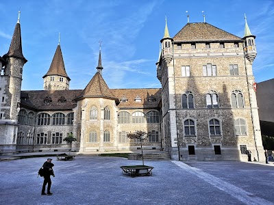 スイス国立博物館の城郭風の外観