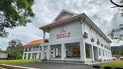 ワット・ウィスナラートの半球形のスイカ仏塔