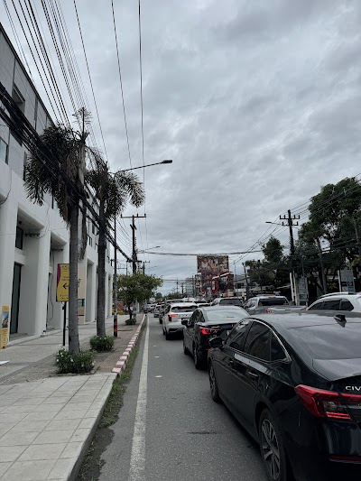 ニマンヘミン通りのおしゃれなカフェと街並み