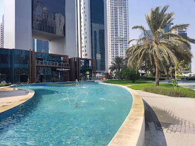 ウエストベイ地区の超高層ビル群のスカイライン