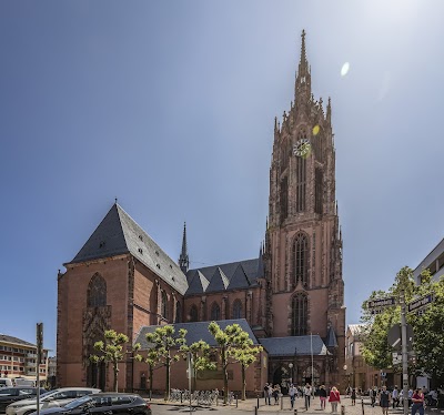 フランクフルト大聖堂のゴシック建築