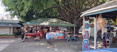 ナンディタウンのメインストリートと商店街