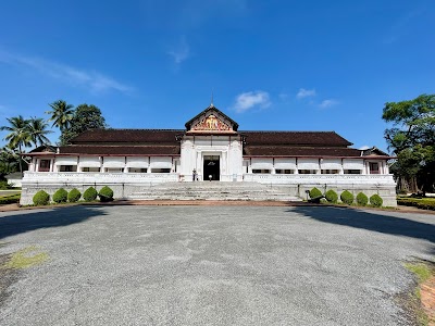 王宮博物館のフランス・ラオス折衷様式の外観