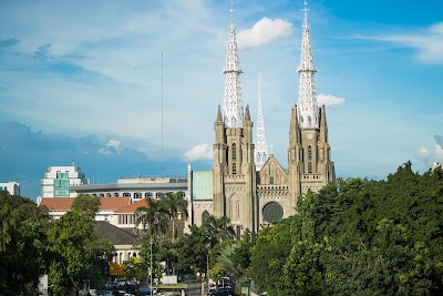 ネオゴシック様式のジャカルタ大聖堂