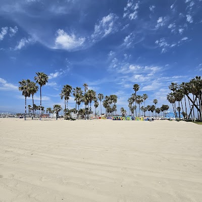 ベニスビーチのボードウォークとストリートアート